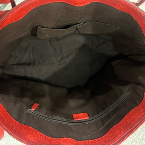 Gucci GG Charm Dome Leather Handbag. - Picture 13 of 16